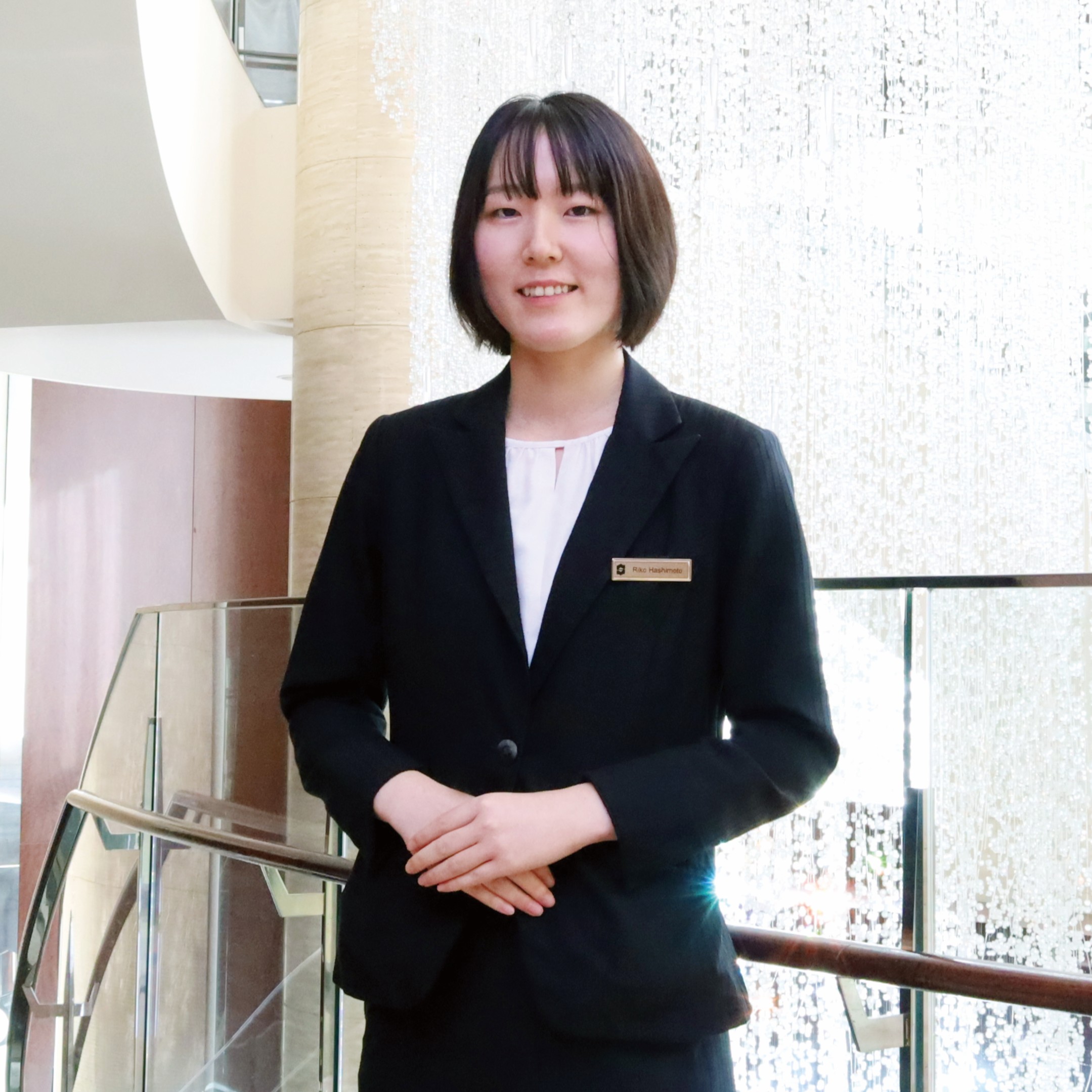 高水準なサービスを提供できるのは、全スタッフがプロフェッショナルな対応を心がけているから！ 勤務先：シャングリ・ラ東京