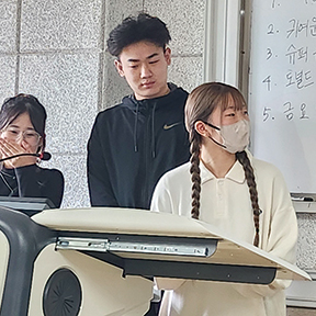 留学中、授業でプレゼン。緊張しました！