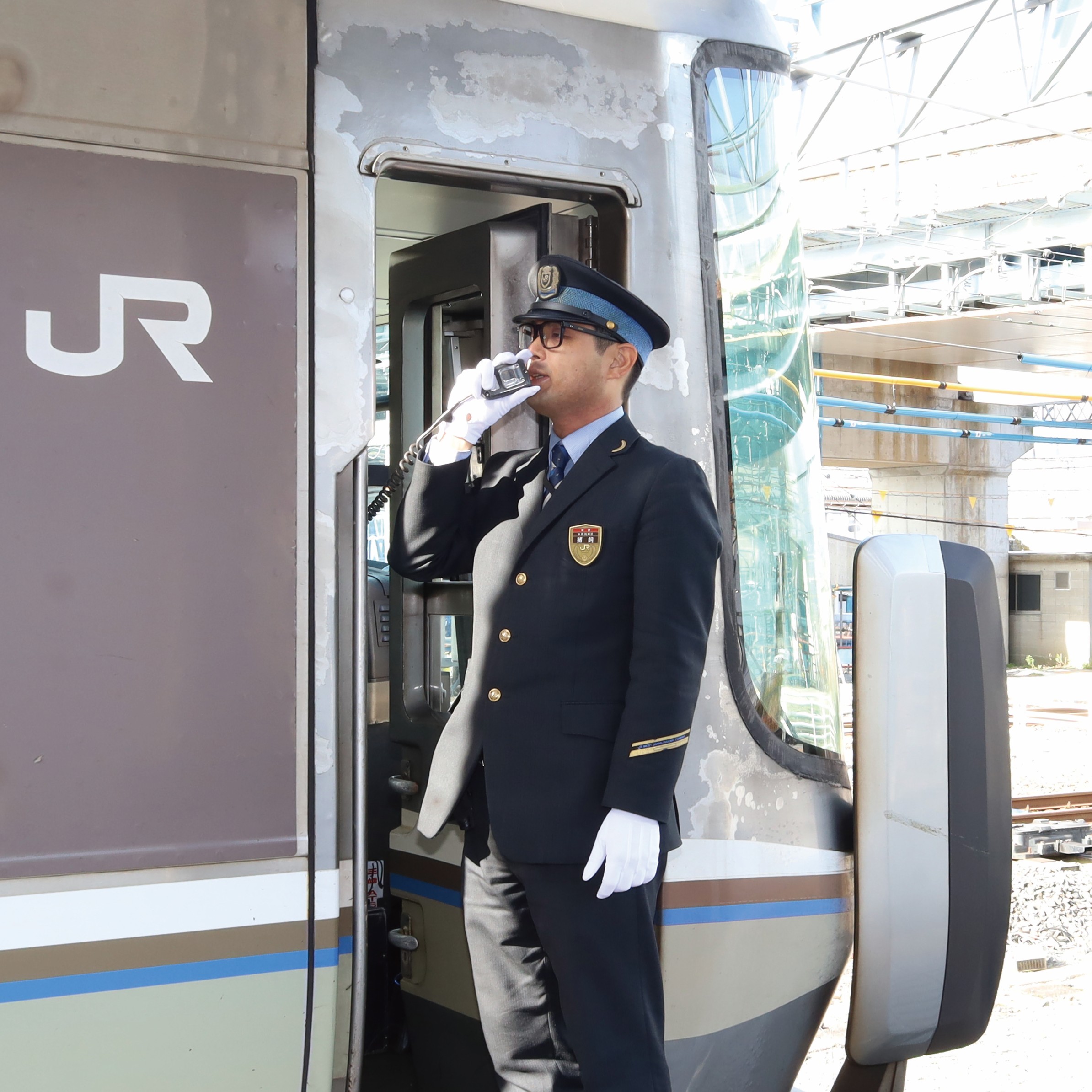 自分の夢を叶える最短ルートだと思い駿台に進学しました。 勤務先：西日本旅客鉄道株式会社（JR西日本）